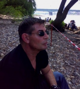 nachdenklich am Rhein 2010